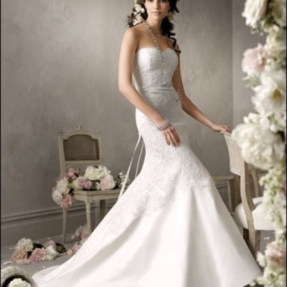Jim Hjelm bridal gown